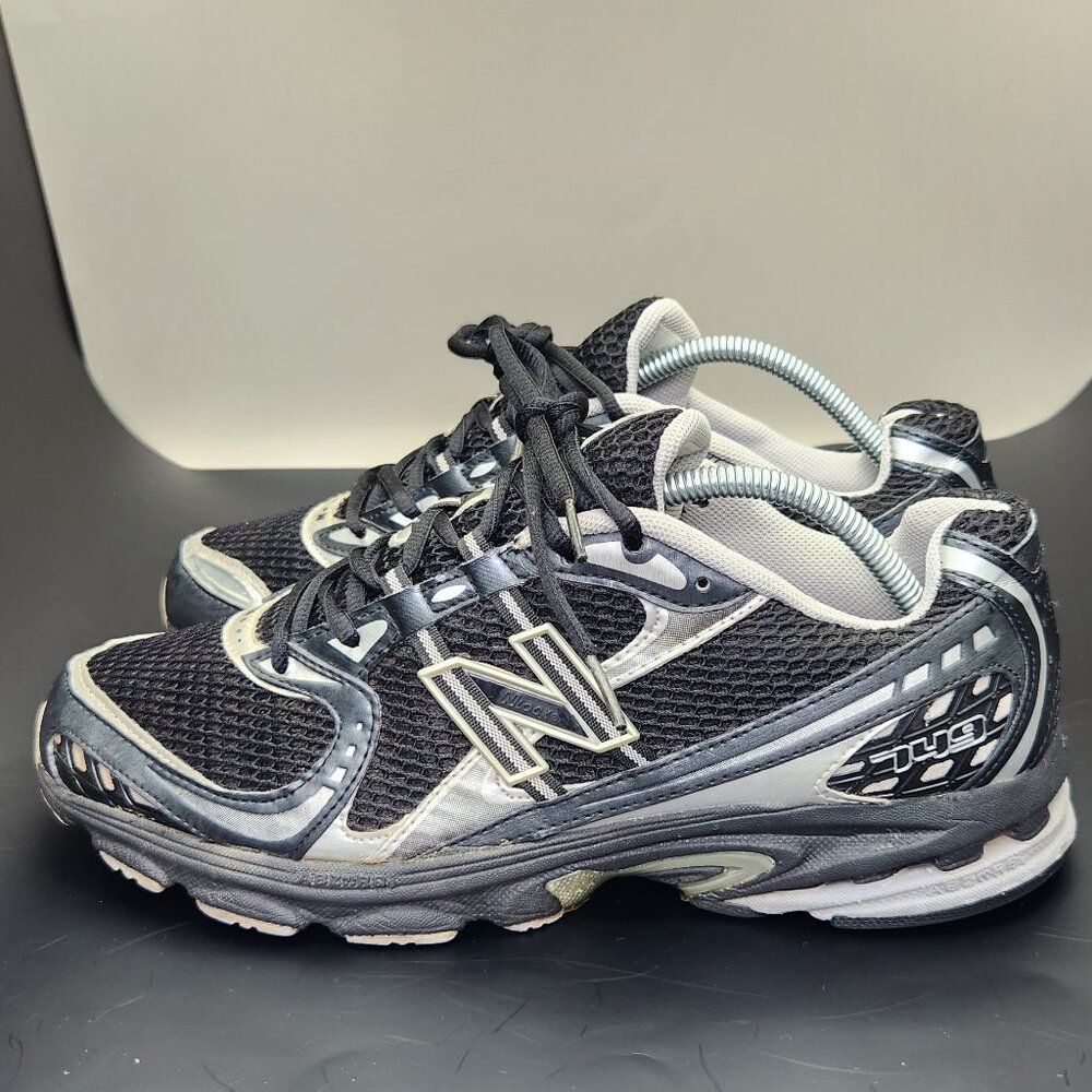 New Balance 749 (2009)